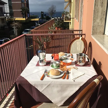 Caba D'annunzio Apartment Bardolino